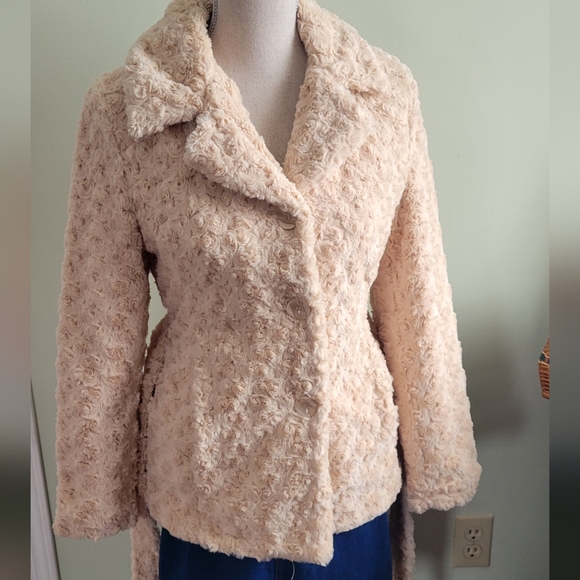 Rich girl beige/cream faux fur coat, y2k jacket - Picture 2 of 6